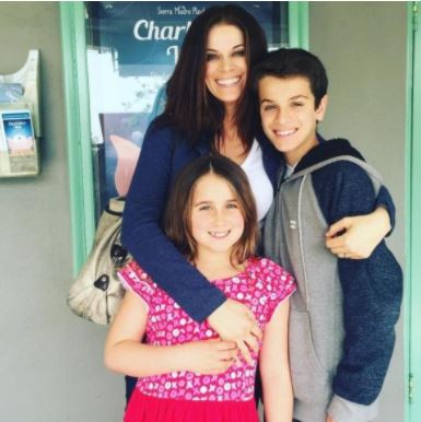 Samantha Taylor with her mother Jennifer Taylor and sibling Jake Taylor